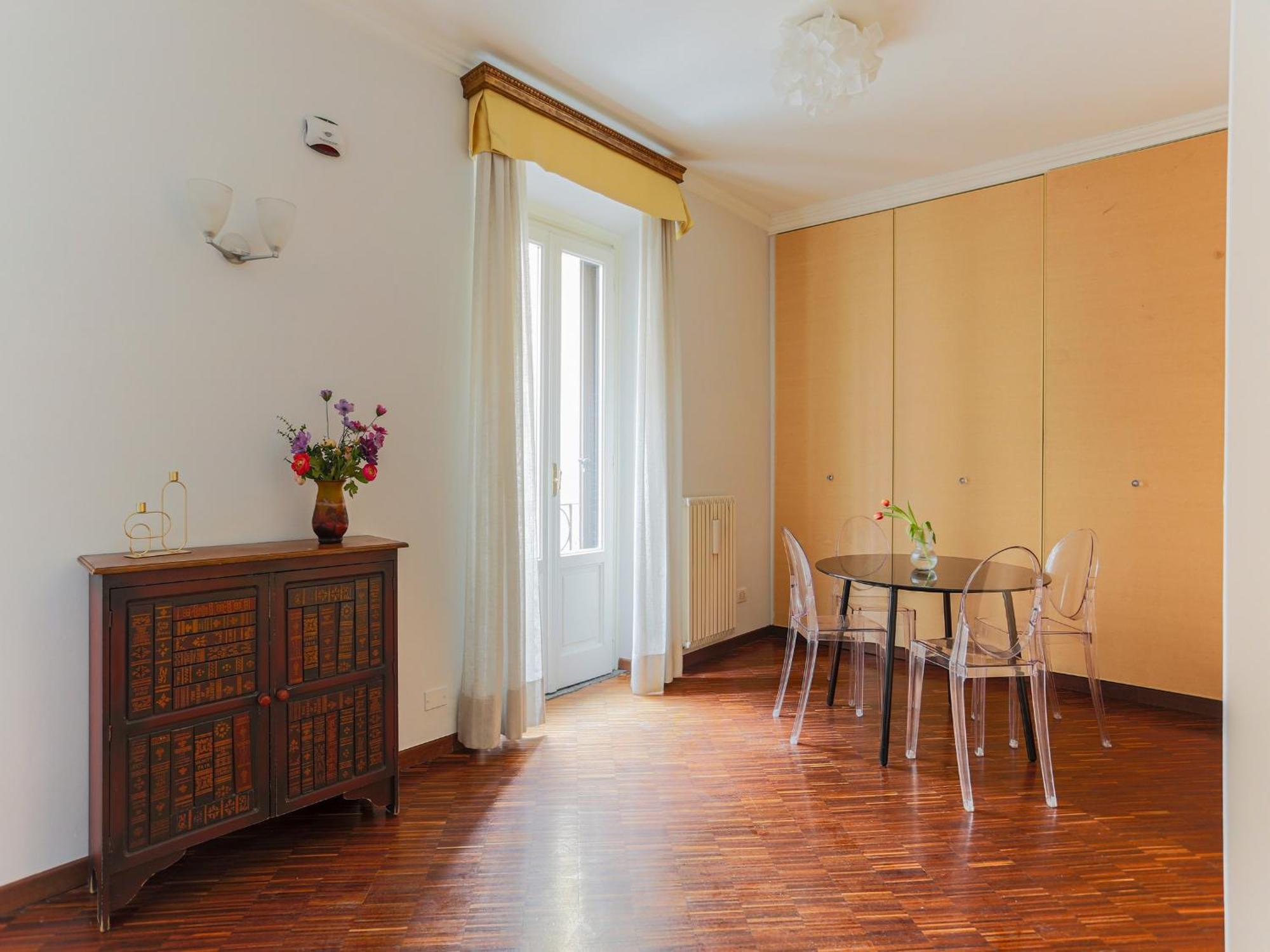 The Best Rent - Spacious One-Bedroom Apartment Near The Columns Of San Lorenzo Милан Экстерьер фото