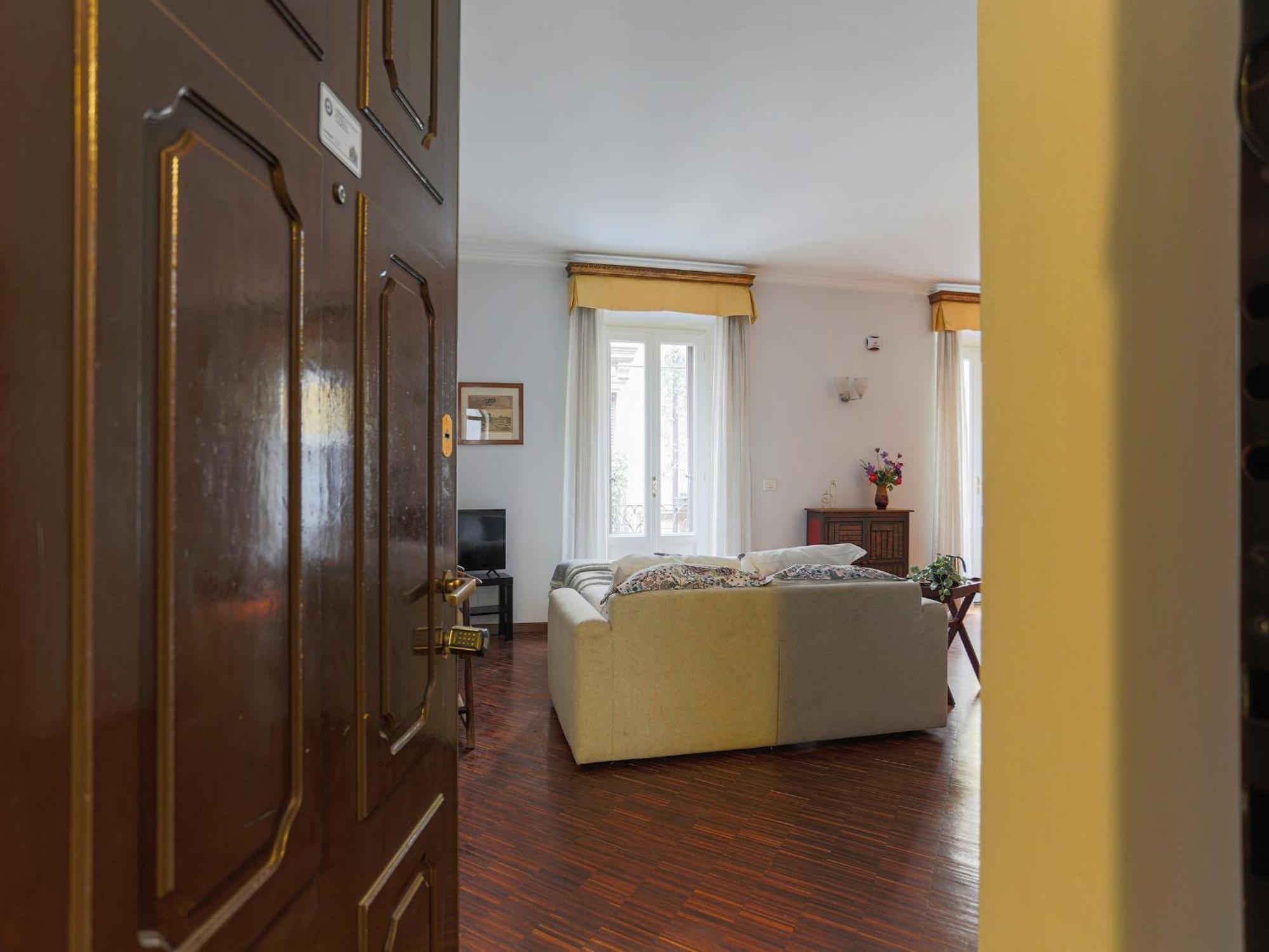 The Best Rent - Spacious One-Bedroom Apartment Near The Columns Of San Lorenzo Милан Экстерьер фото