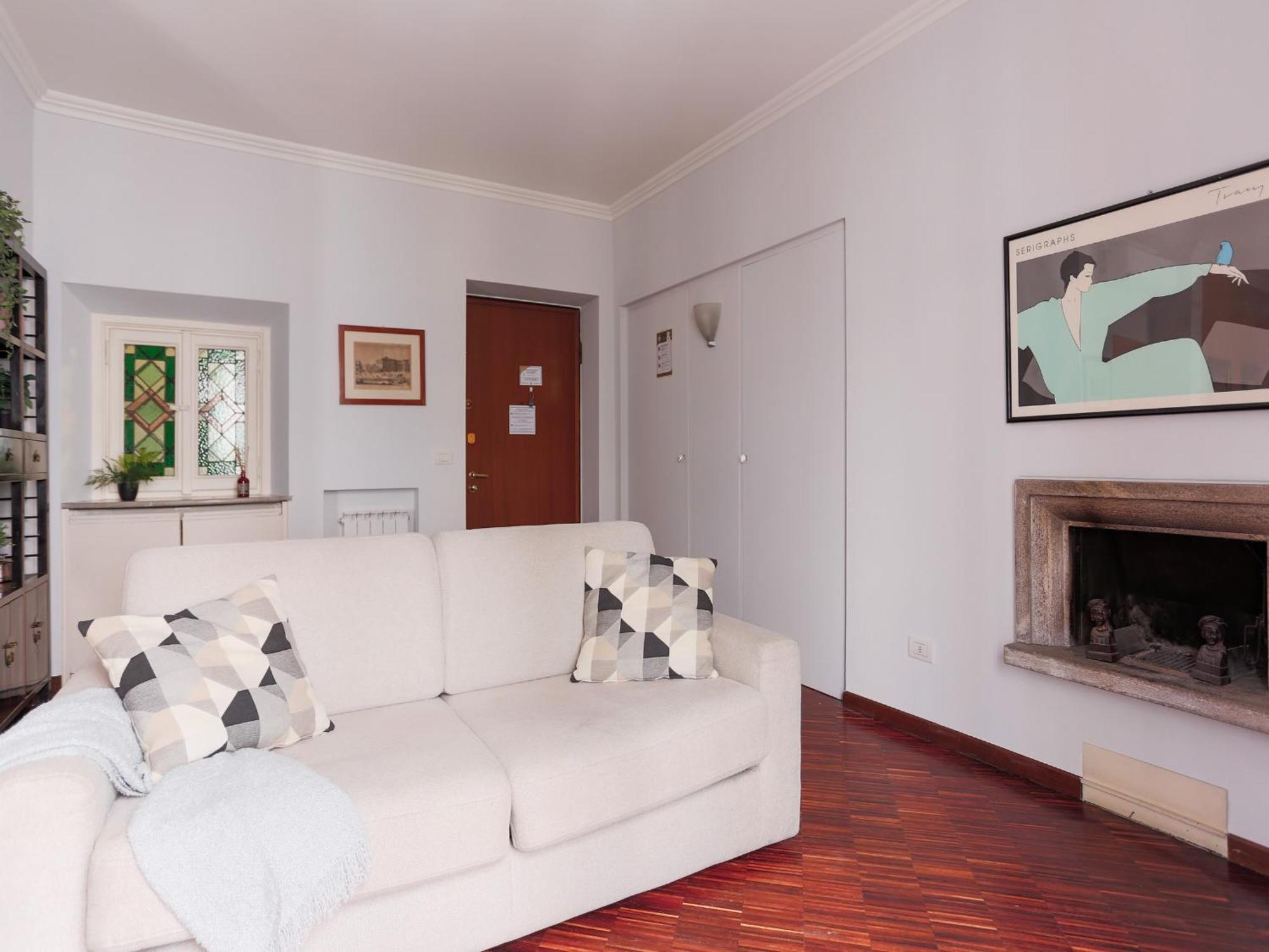 The Best Rent - Spacious One-Bedroom Apartment Near The Columns Of San Lorenzo Милан Экстерьер фото