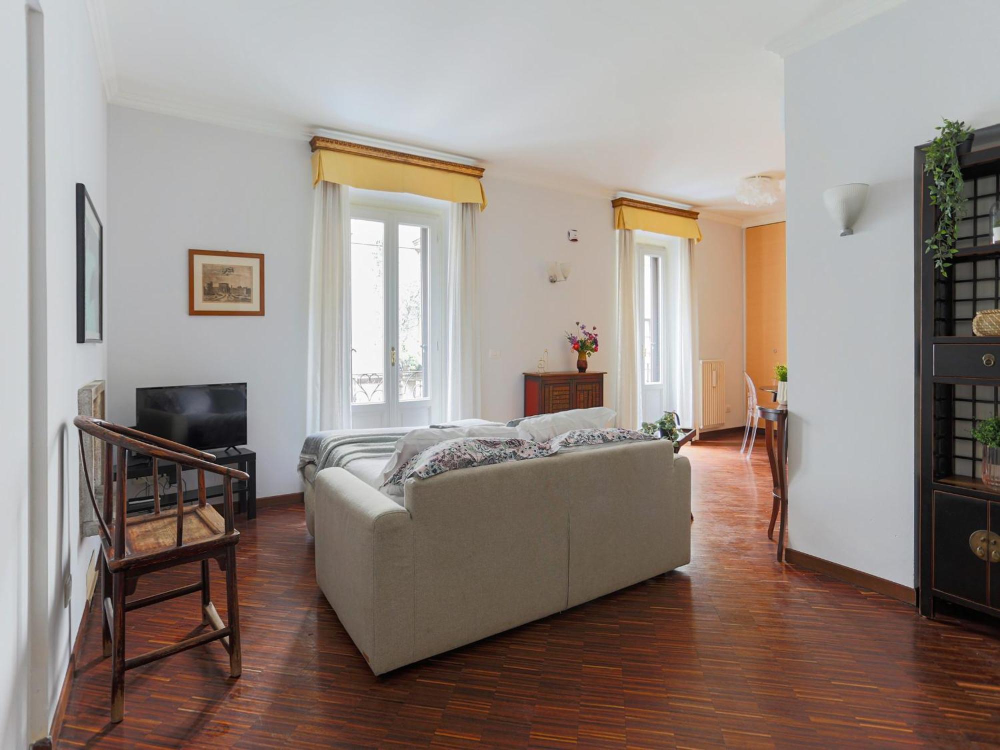 The Best Rent - Spacious One-Bedroom Apartment Near The Columns Of San Lorenzo Милан Экстерьер фото