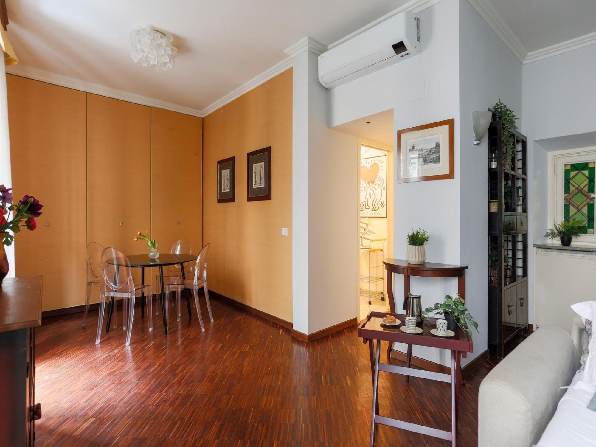 The Best Rent - Spacious One-Bedroom Apartment Near The Columns Of San Lorenzo Милан Экстерьер фото