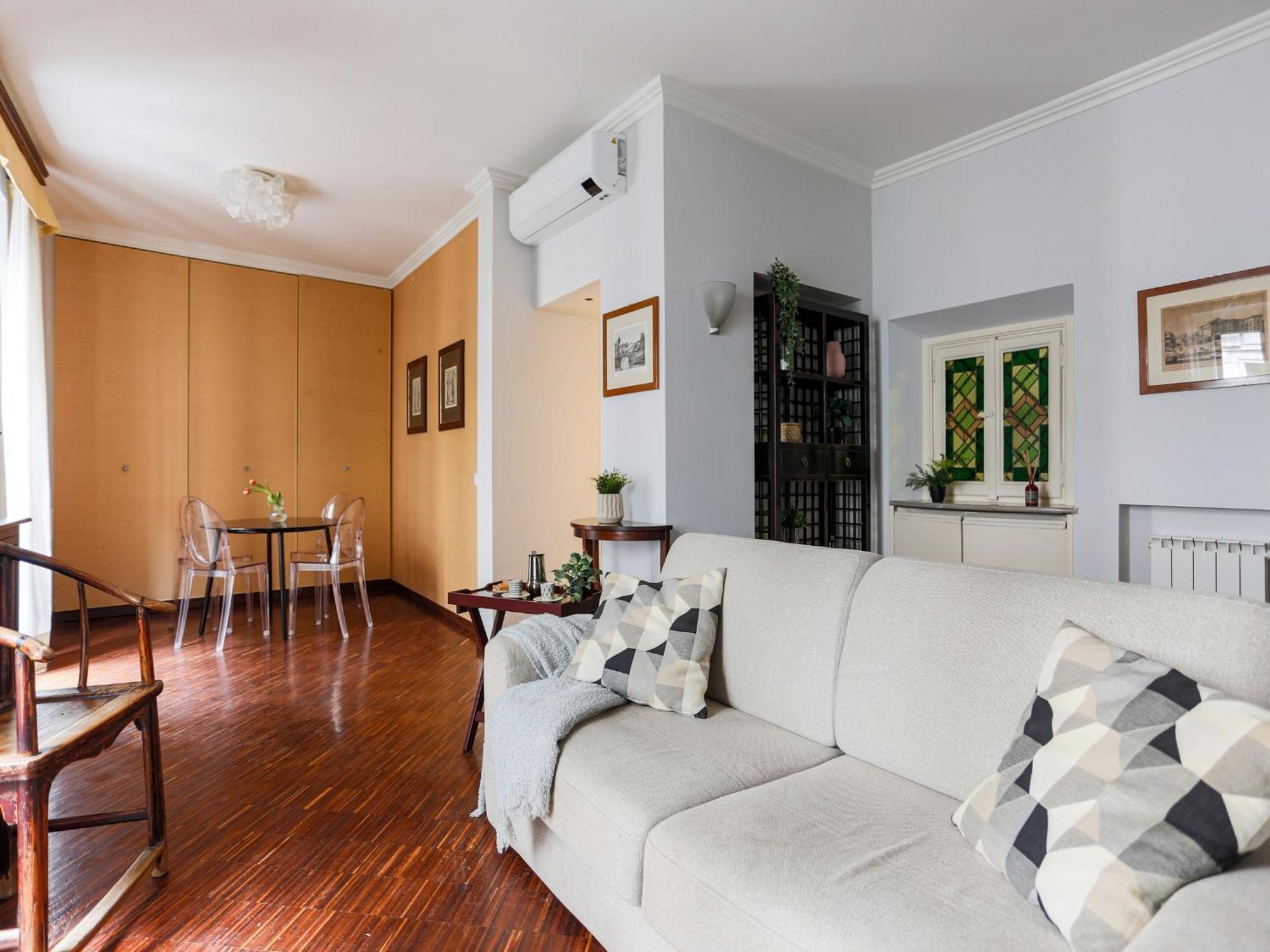 The Best Rent - Spacious One-Bedroom Apartment Near The Columns Of San Lorenzo Милан Экстерьер фото
