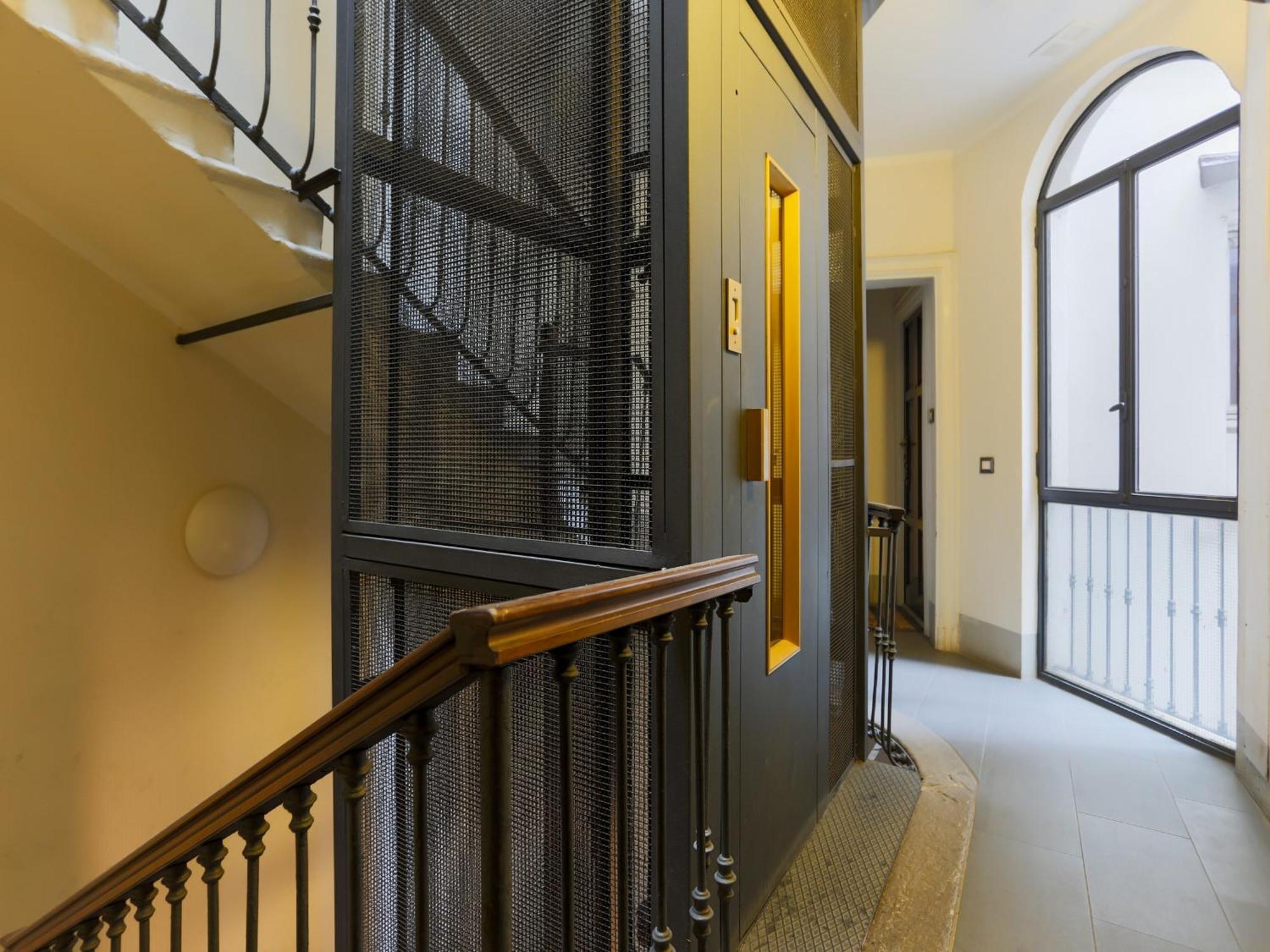 The Best Rent - Spacious One-Bedroom Apartment Near The Columns Of San Lorenzo Милан Экстерьер фото